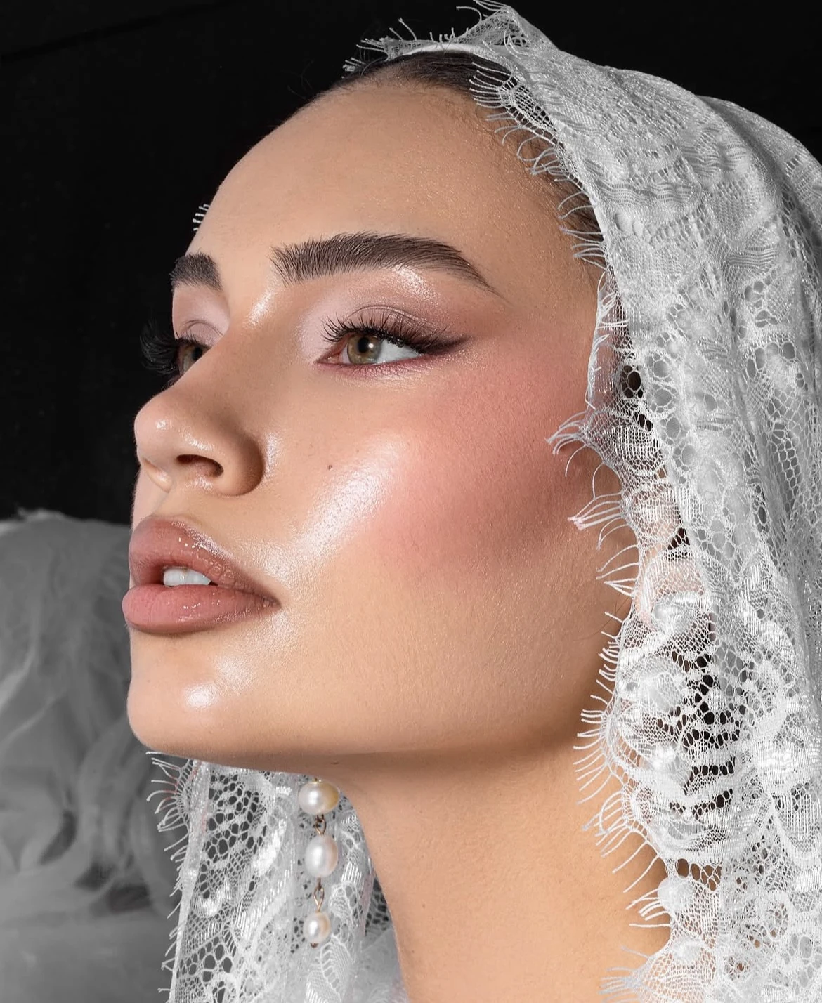 Luminous occasion makeup by Hawraa Dergham